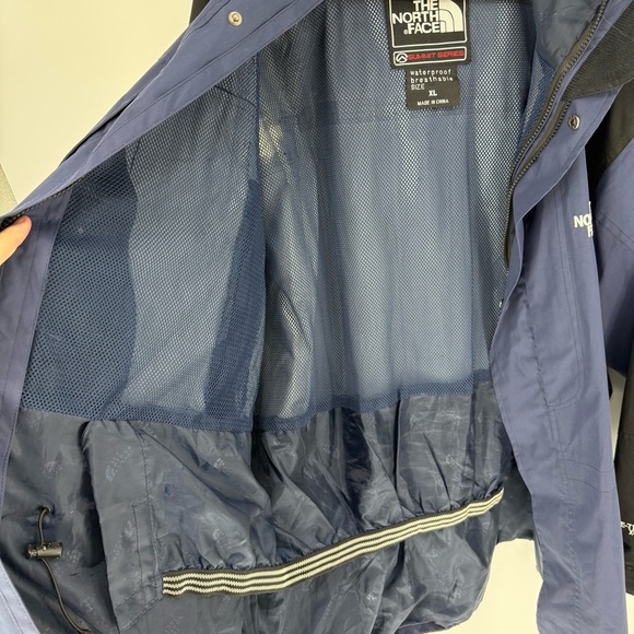 The North Face GORE-TEX Summit Series ski and snowboarding Mountain Jacket - Picture 7 of 11